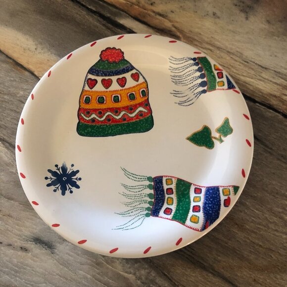 CRATE & BARREL HAT AND SCARVE WINTER THEME COOKIE PLATE - Picture 1 of 6